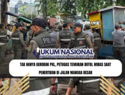 Tak Hanya Gerobak PKL, Petugas Temukan Botol Miras Saat Penertiban di Jalan Mangga Besar