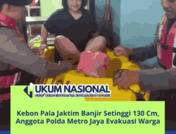 Kebon Pala Jaktim Banjir Setinggi 130 Cm, Anggota Polda Metro Jaya Evakuasi Warga