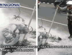 Motor Pegawai Perusahaan Gas Tiba-tiba Terbakar di Jalan Gatot Subroto Jaksel, Tinggal Rangka