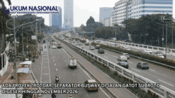 Ada Proyek Trotoar, Separator Busway di Jalan Gatot Subroto Digeser hingga November 2026